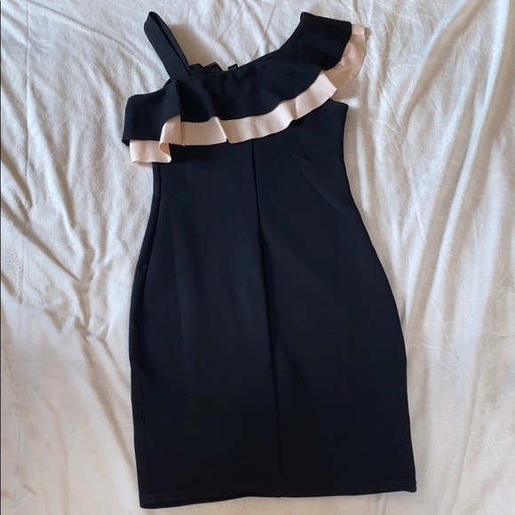 Dress - Picture 4 of 4